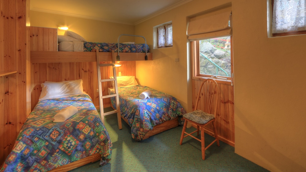 CANDLELIGHT LODGE 31/59