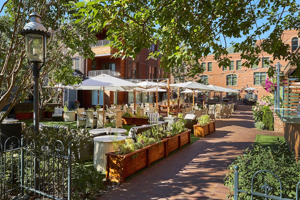 Hotel Jerome An Auberge Resort 46/50