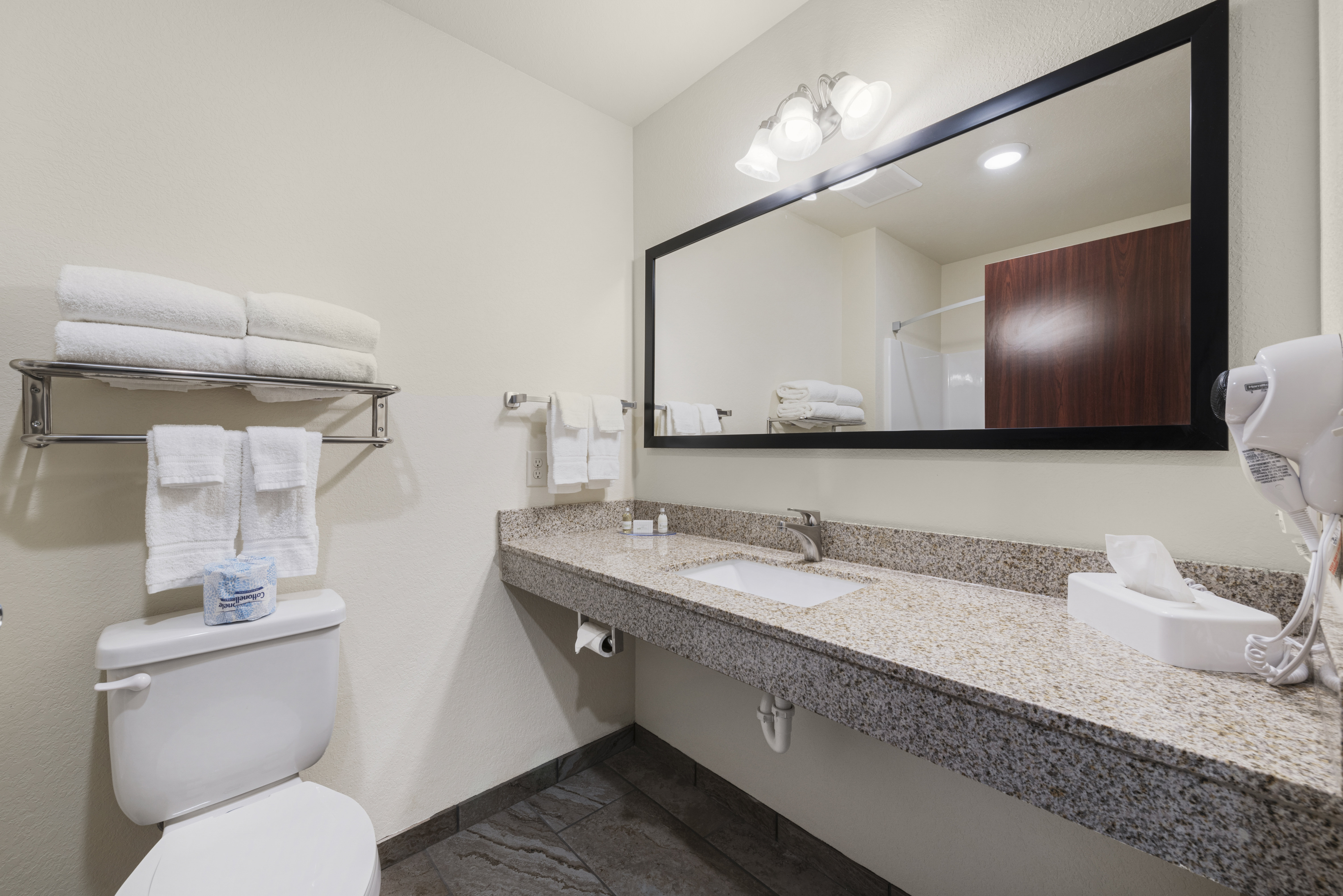 Cobblestone Hotel & Suites - Urbana 63/69