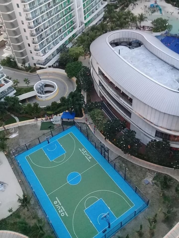 Azure Urban Resort By Adam's Crib 25/50