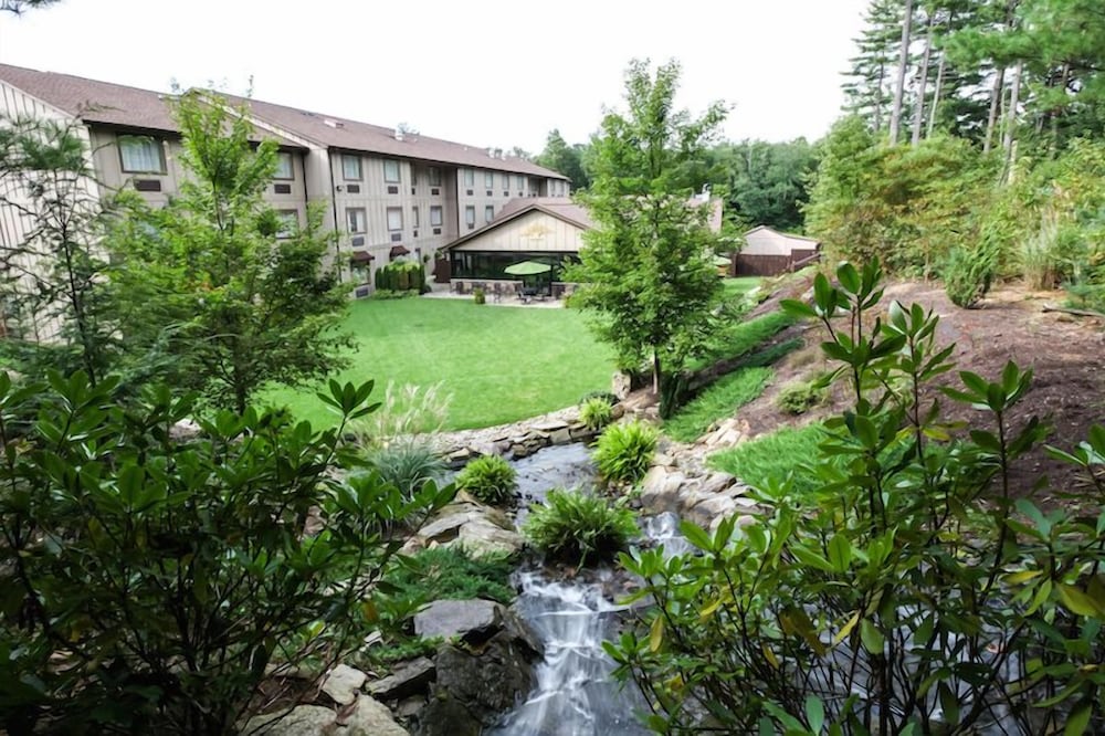 Lodge at Flat Rock 60/65