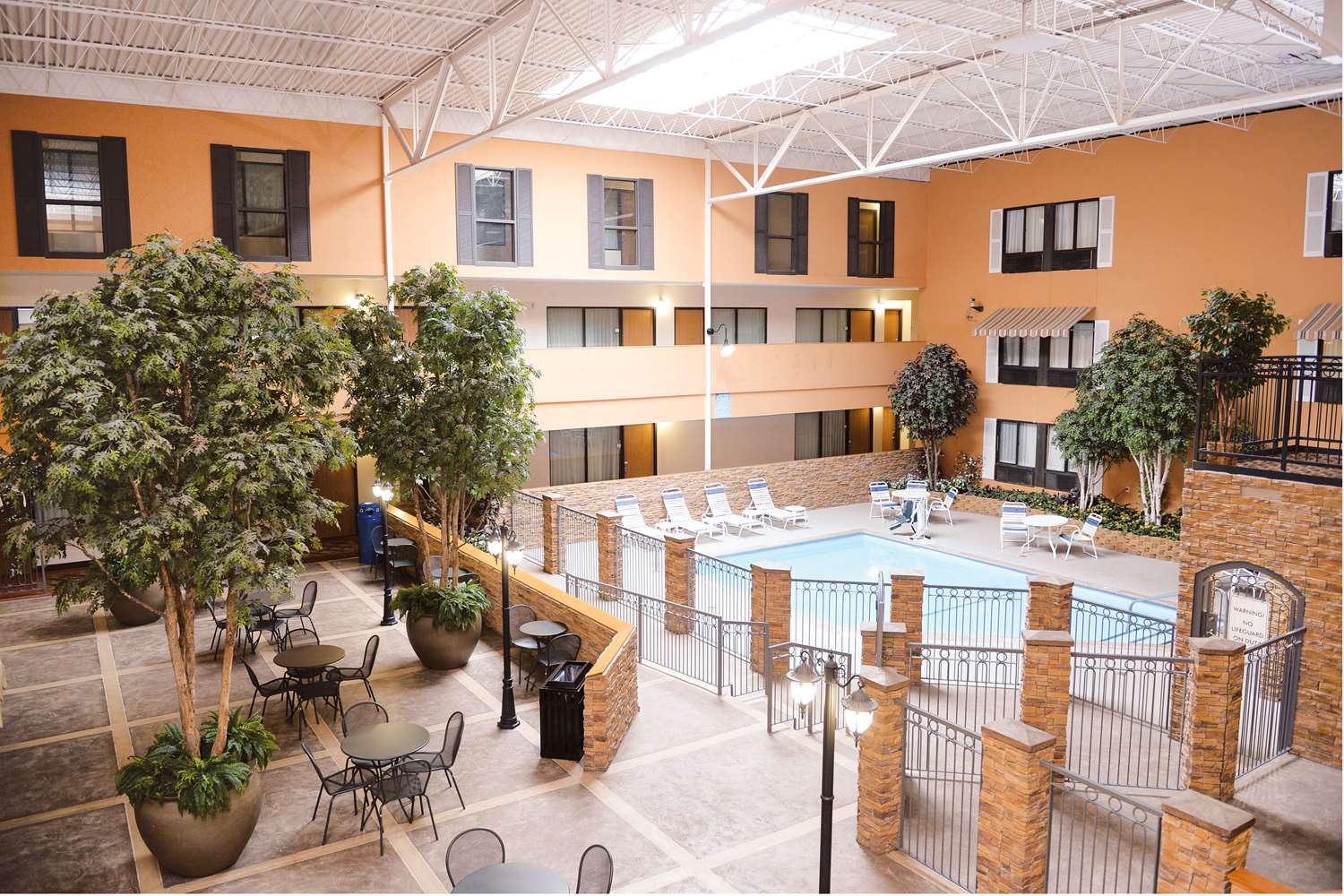 Quality Inn and Suites Ames Conference Center Near ISU Campus 33/48