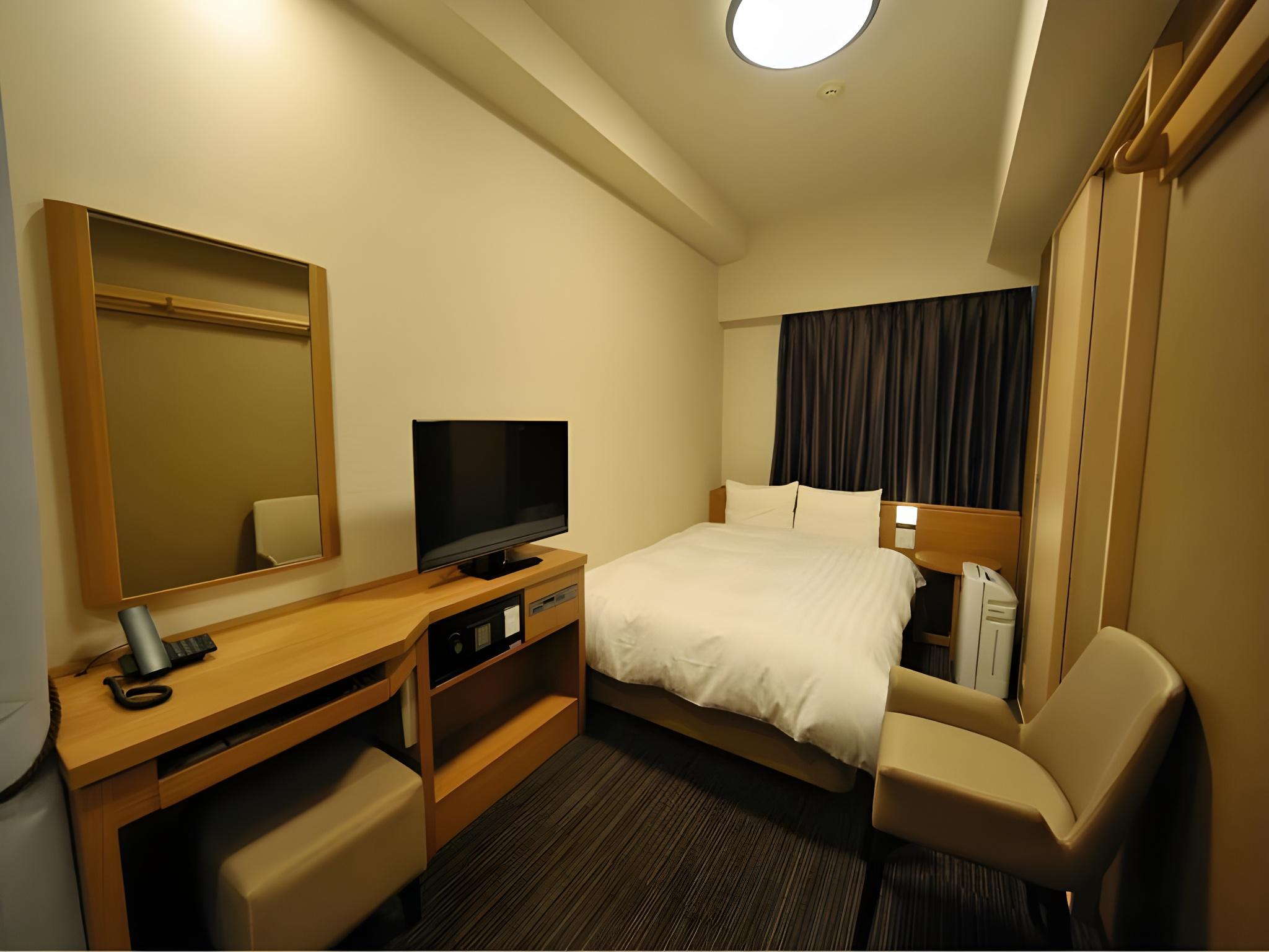 Semi Room, Moderate, Semi Double Bed, Smoking