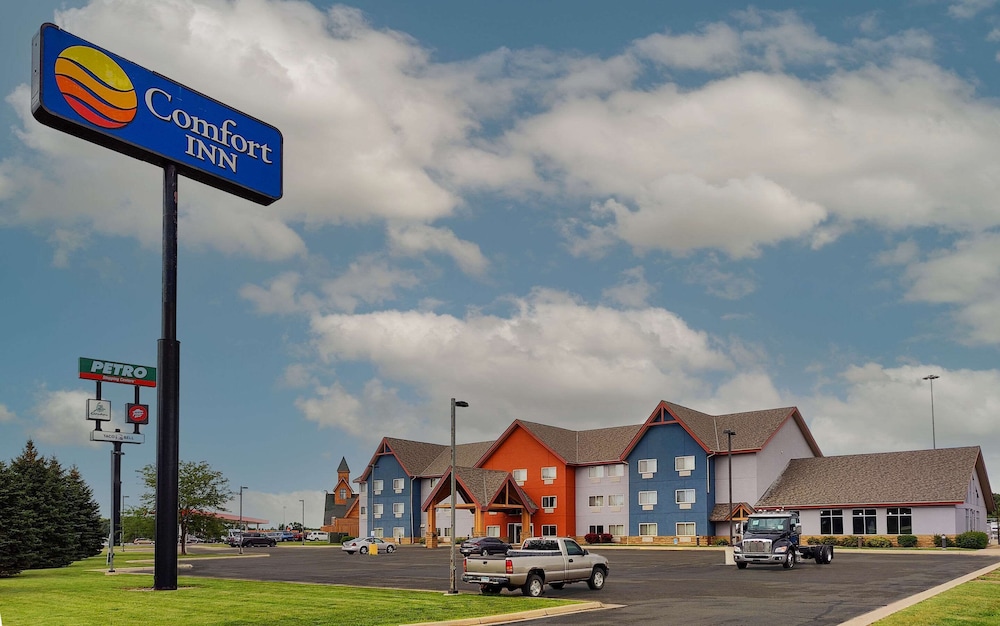 Comfort Inn Albert Lea at Trails Travel Center 1/42