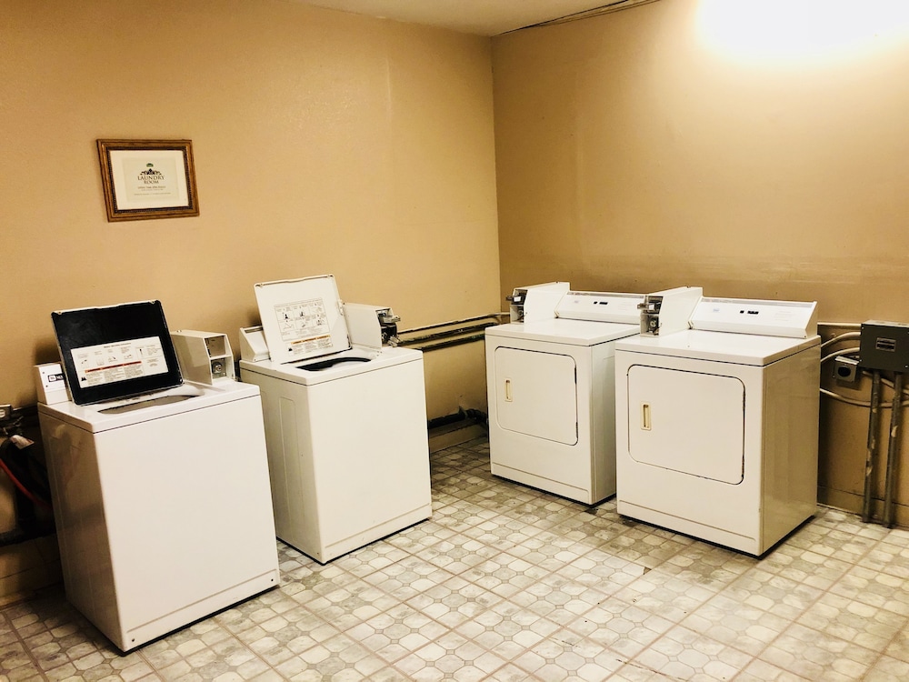 Budget Inn Phoenix 44/56