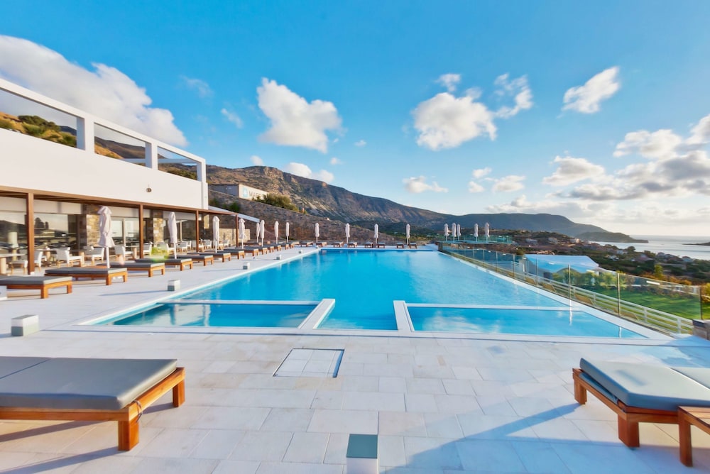 Royal Marmin Bay Boutique and Art Hotel 47/50