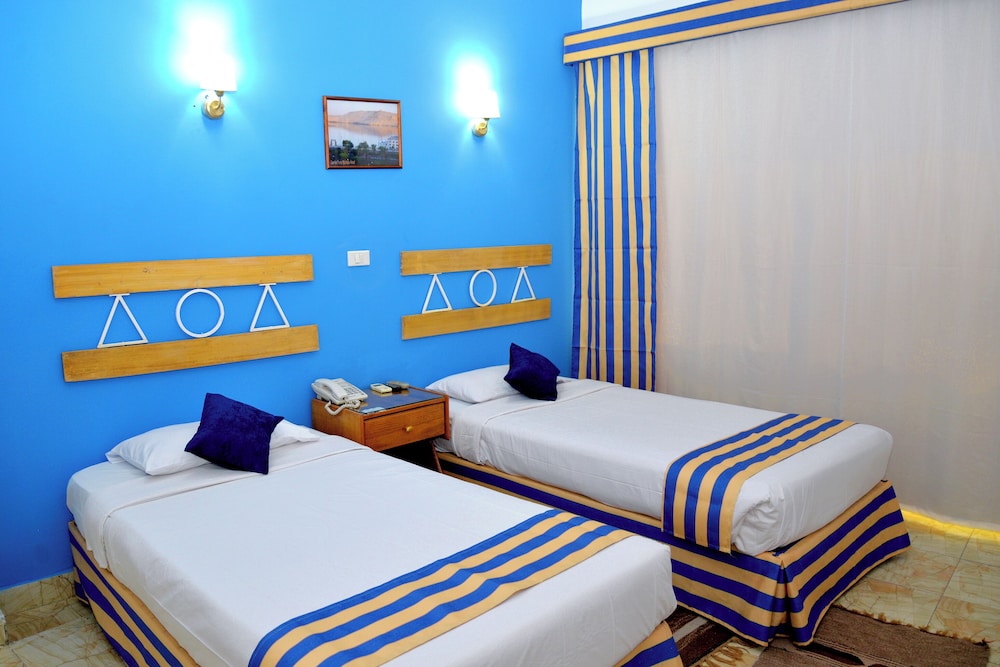 Back, Twin Beds
