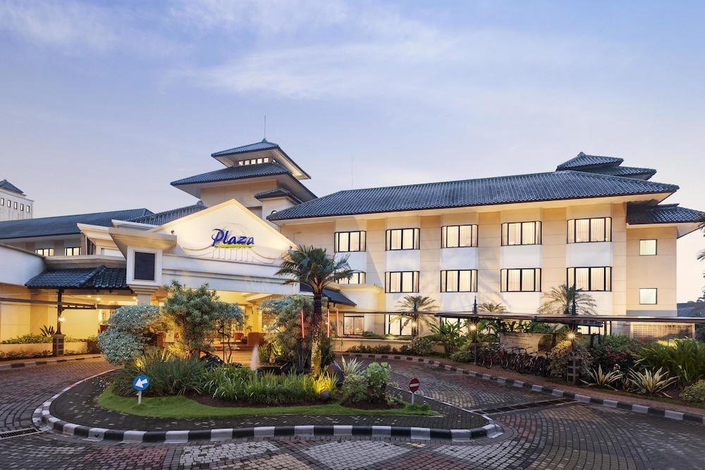 Prime Plaza Hotel Purwakarta in Cikampek