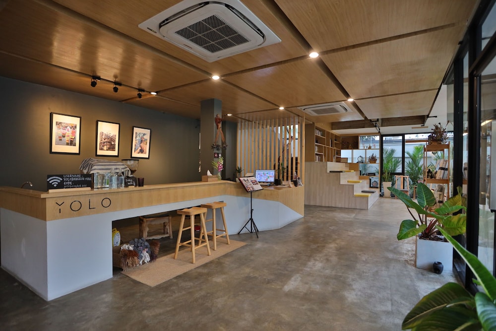 Yolo Bangkok Boutique Hotel 5/50