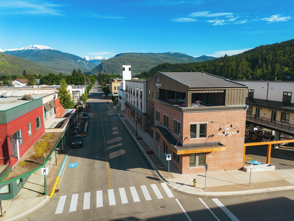 Basecamp Suites Revelstoke 6/50