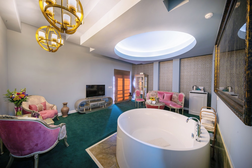 Phoenicia Comfort Hotel 44/51