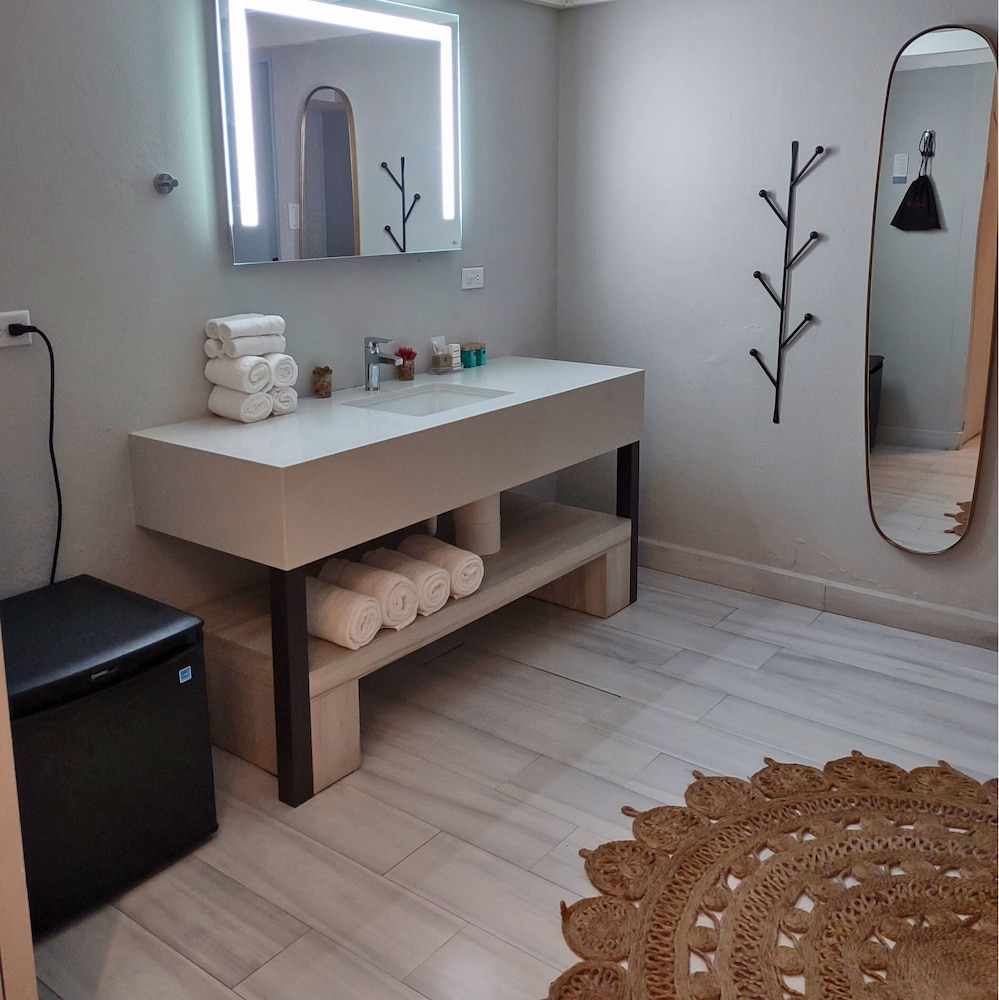 Tropica Beach Hotel 48/50