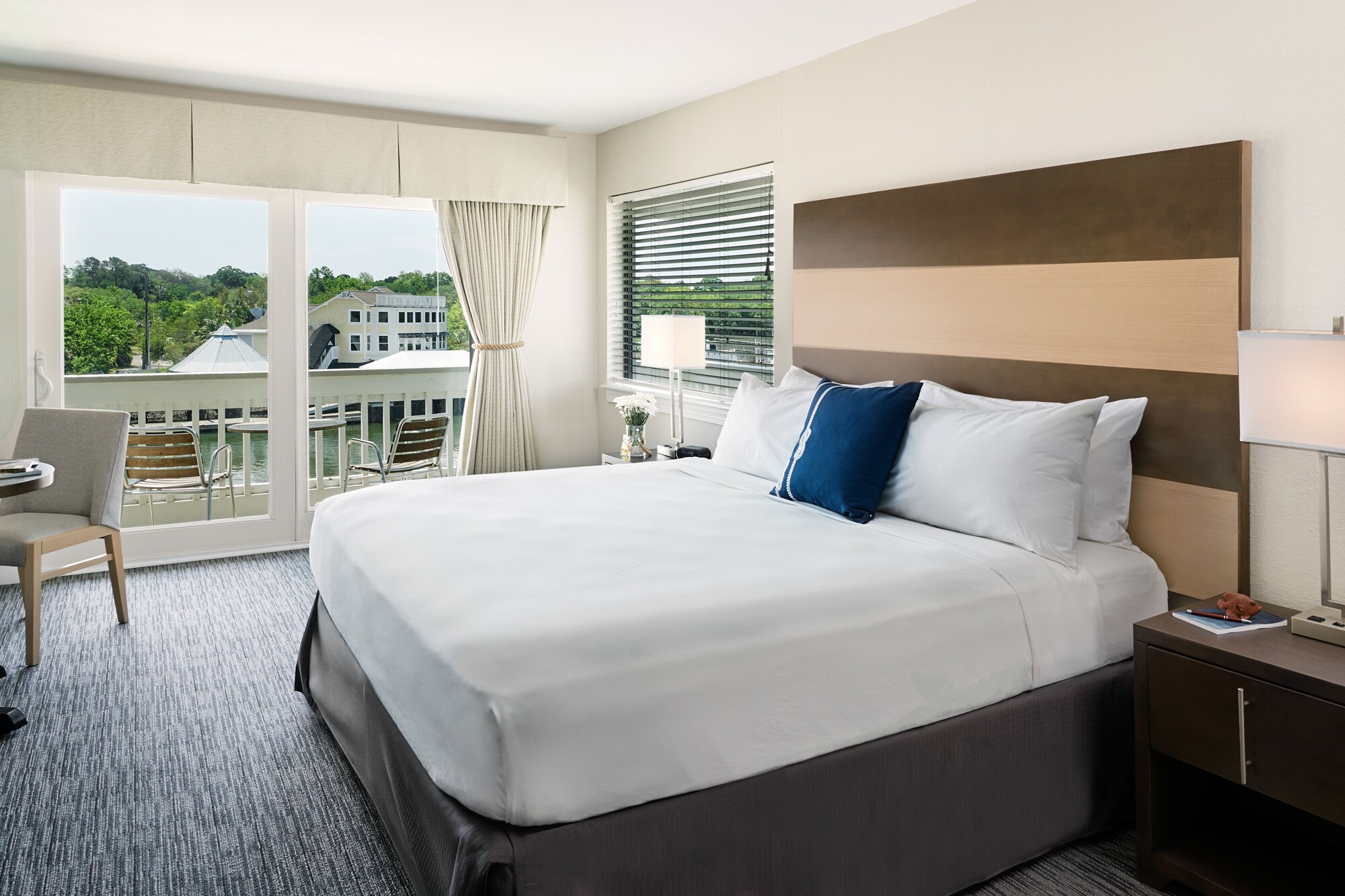 Deluxe, King Bed, Creek Side, Shem Creek Inn 3/5