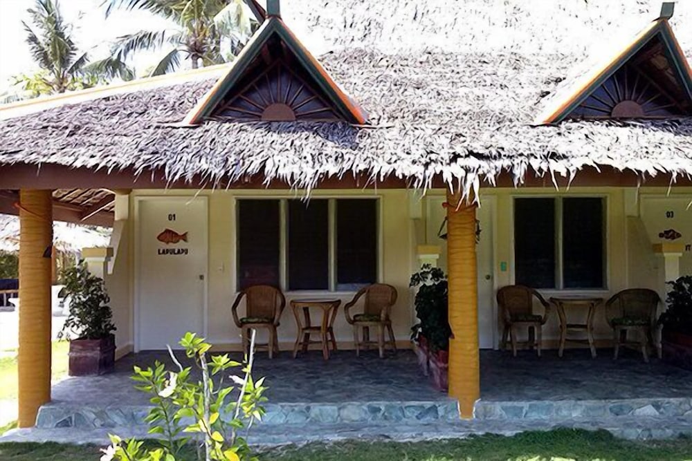 Whispering Palms Island Resort 6/40
