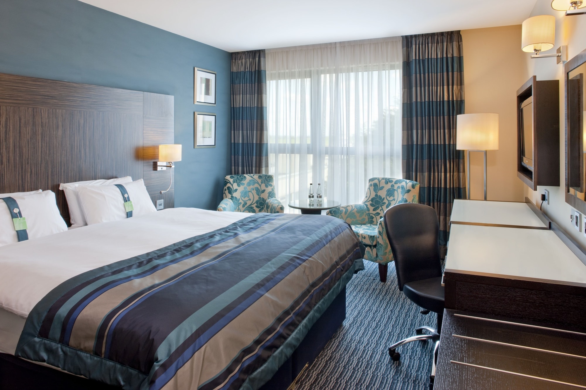 غرفة بريميوم بسرير كينج، Holiday Inn Birmingham Airport 3/6