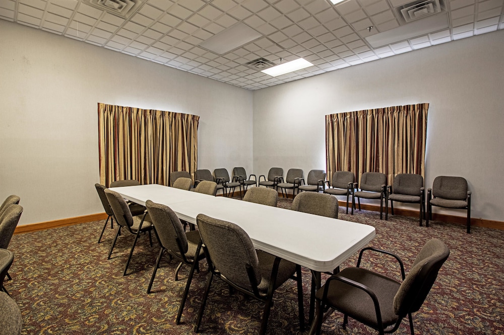 Motel6 Grand Rivers, KY 44/59