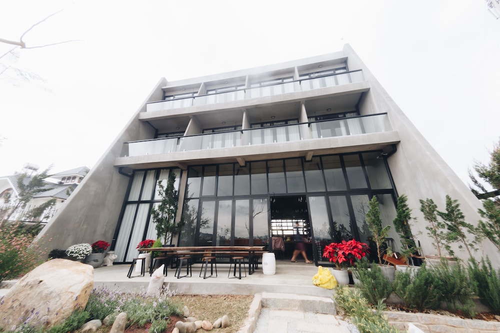 HT Garden Villa & Hotel 4/40