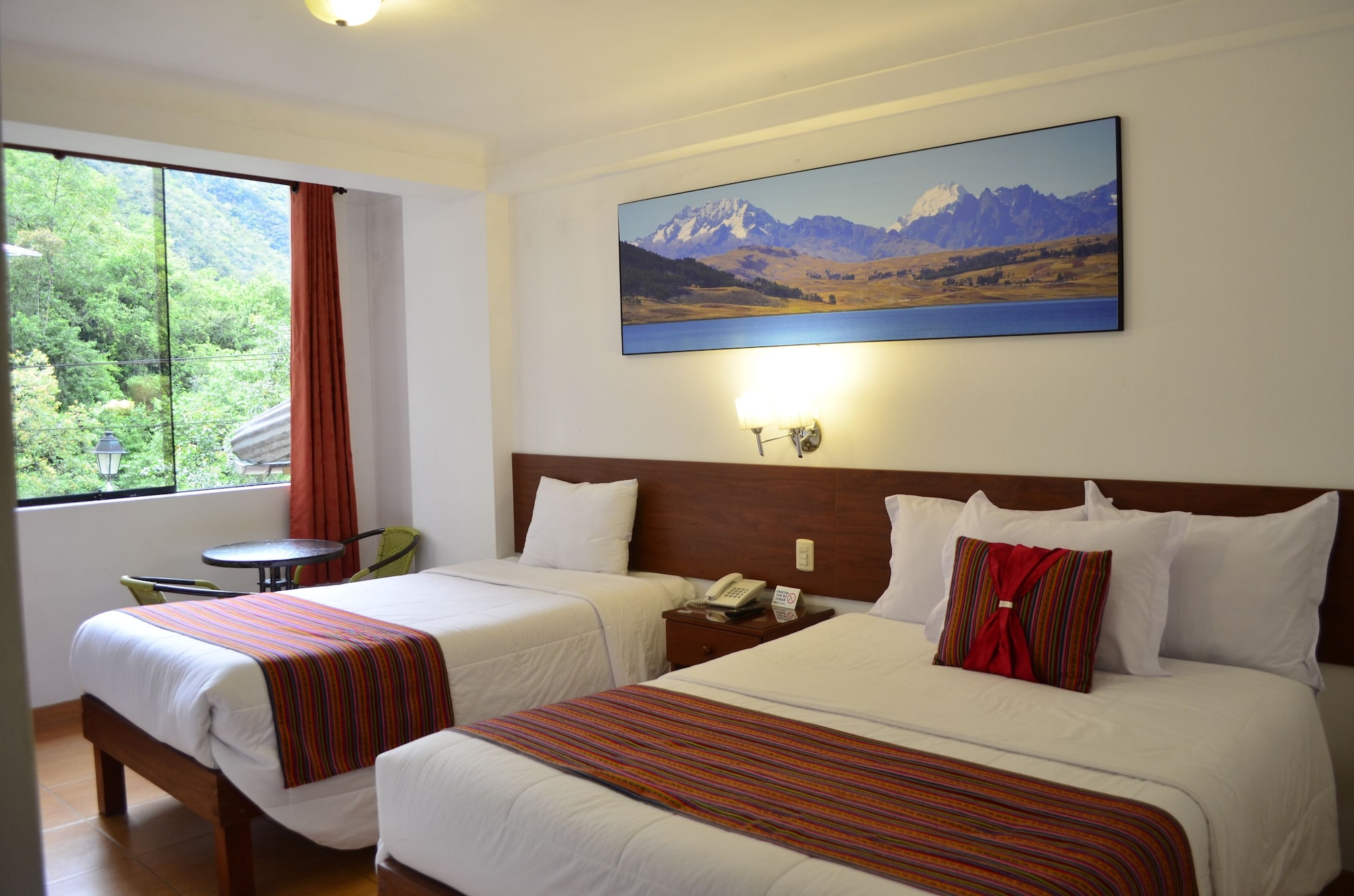 ROOM, TWIN BEDS