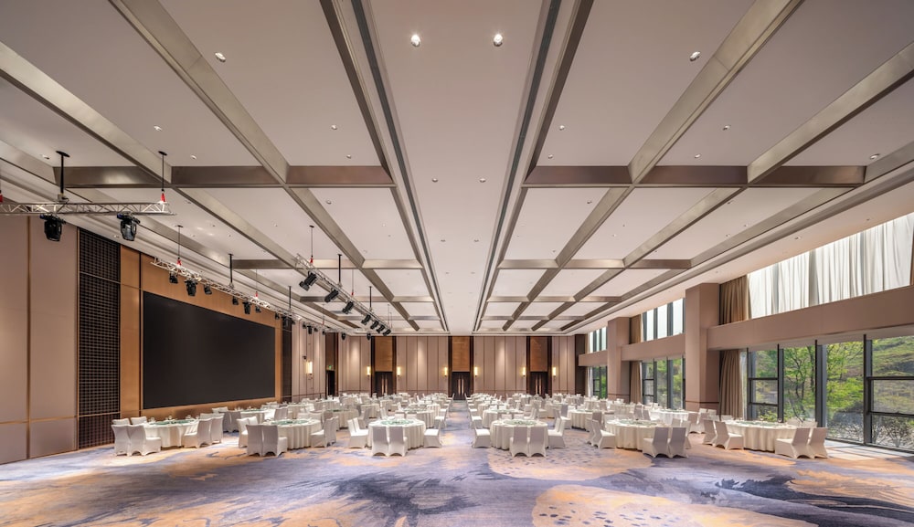 Howard Johnson By Wyndham Guotou Plaza Zigong 27/32