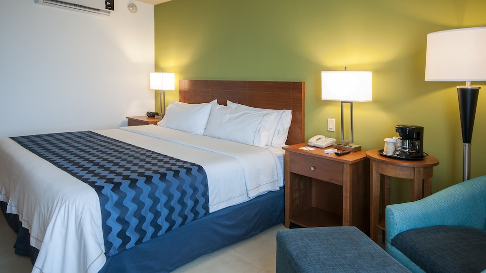 Holiday Inn Express Cabo San Lucas 22/71