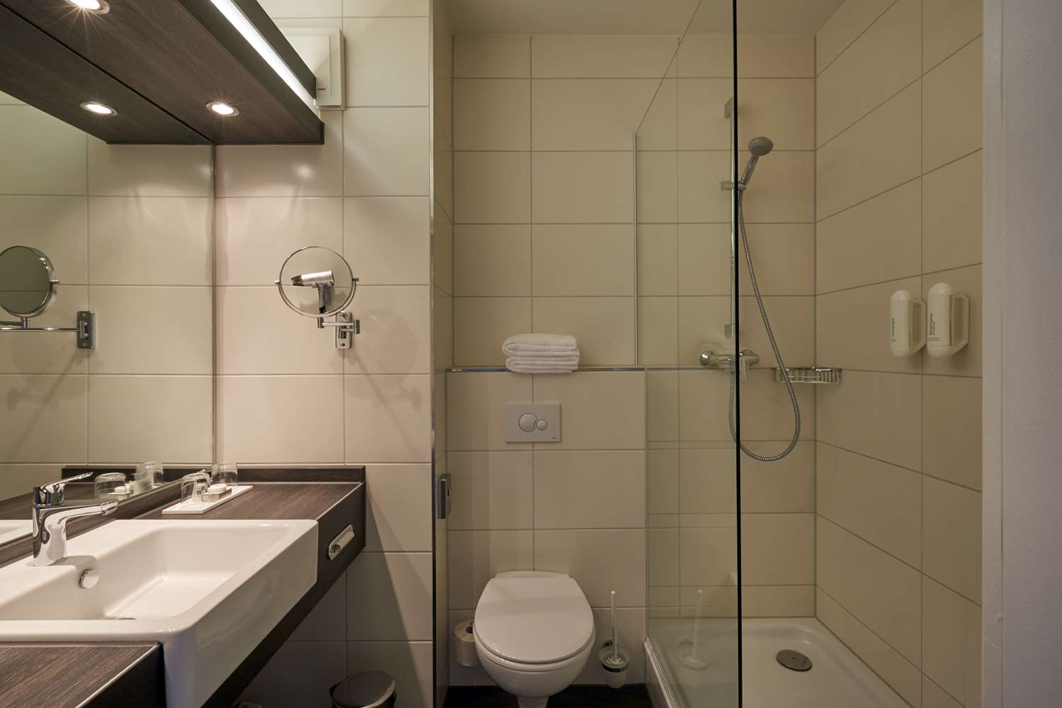 H+ Hotel Koln Hurth 39/43