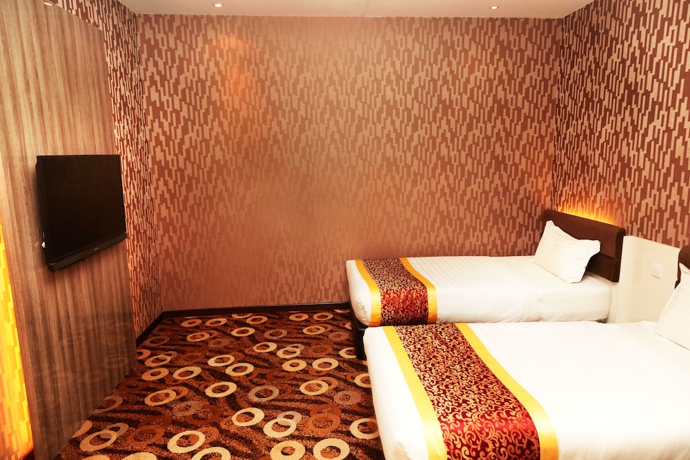 Golden Valley Hotel 35/46