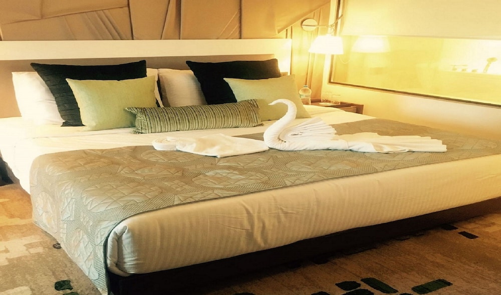 Sayaji Hotel 19/69