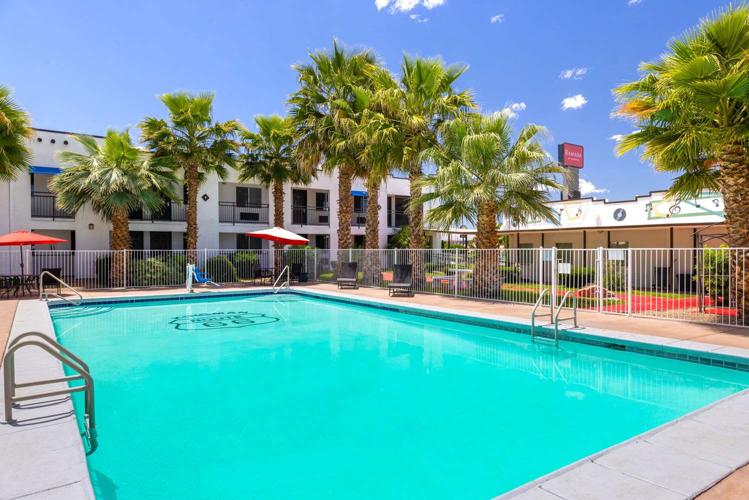 Ramada By Wyndham Kingman 50/52