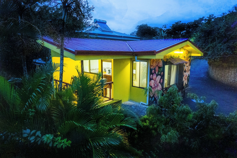 La Terraza Guest House 1/50