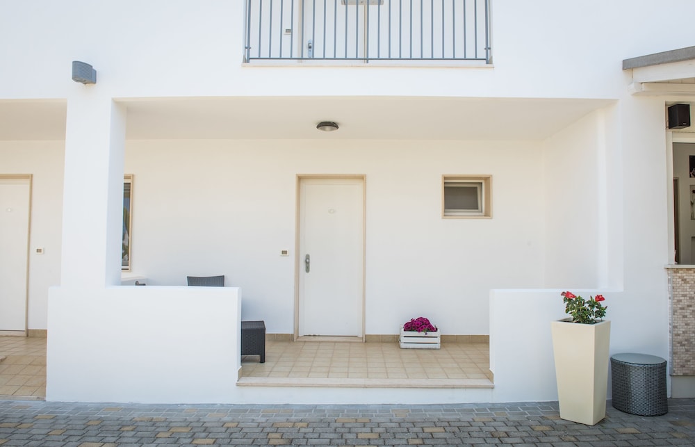 Donnosanto Hotel 5/50