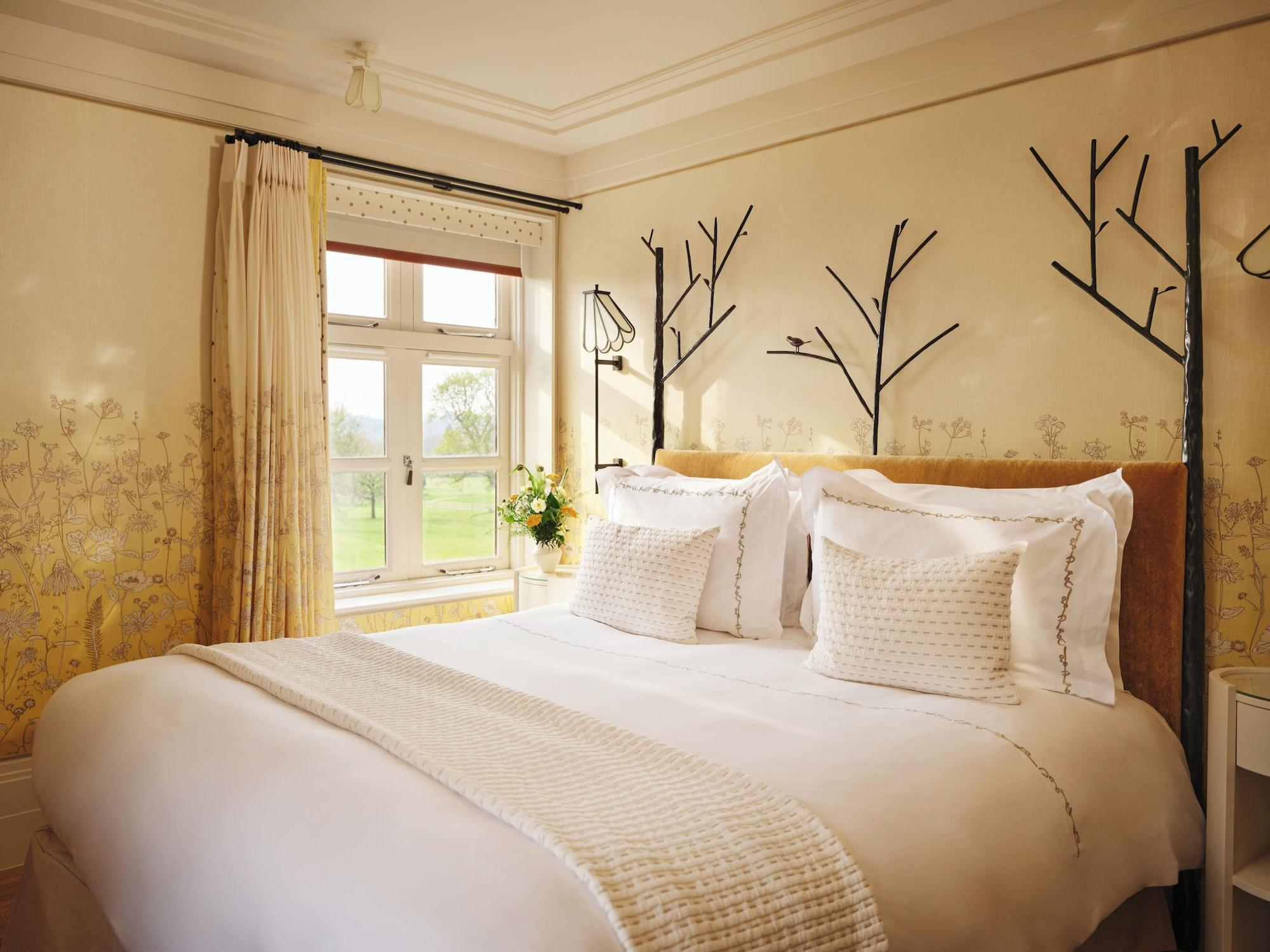 2 Bedrooms, Garden, West, Suite