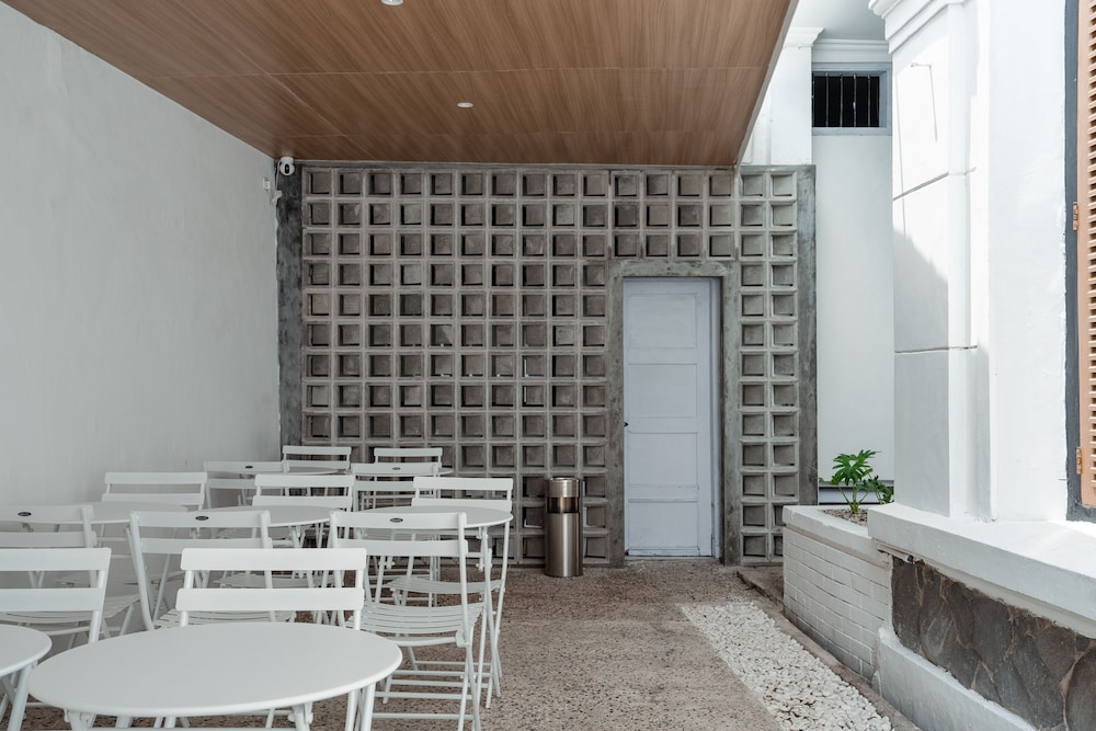 Bobobox Pods Kota Lama Semarang 44/45