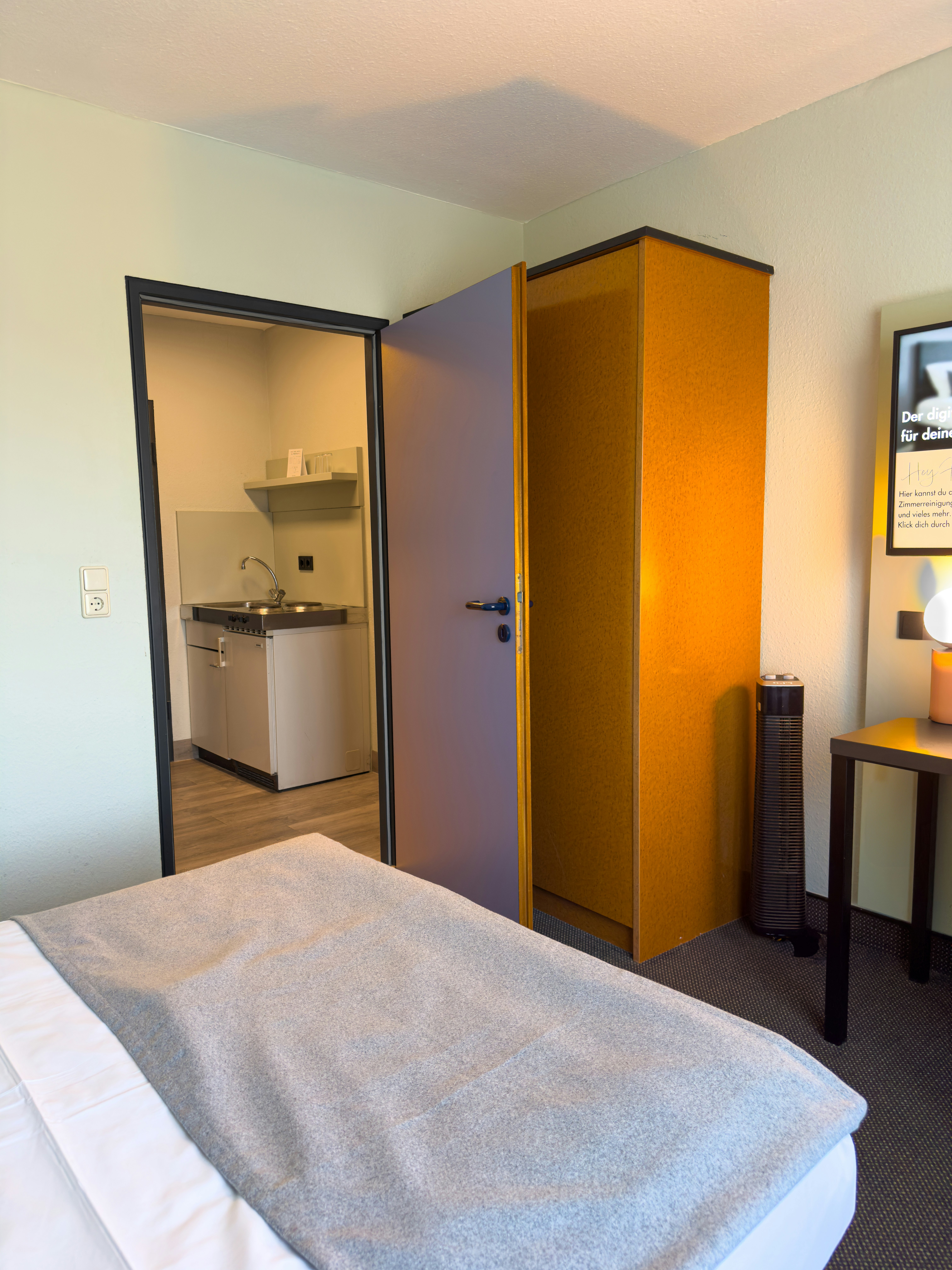 Hotel Frankfurt Airport 7/25