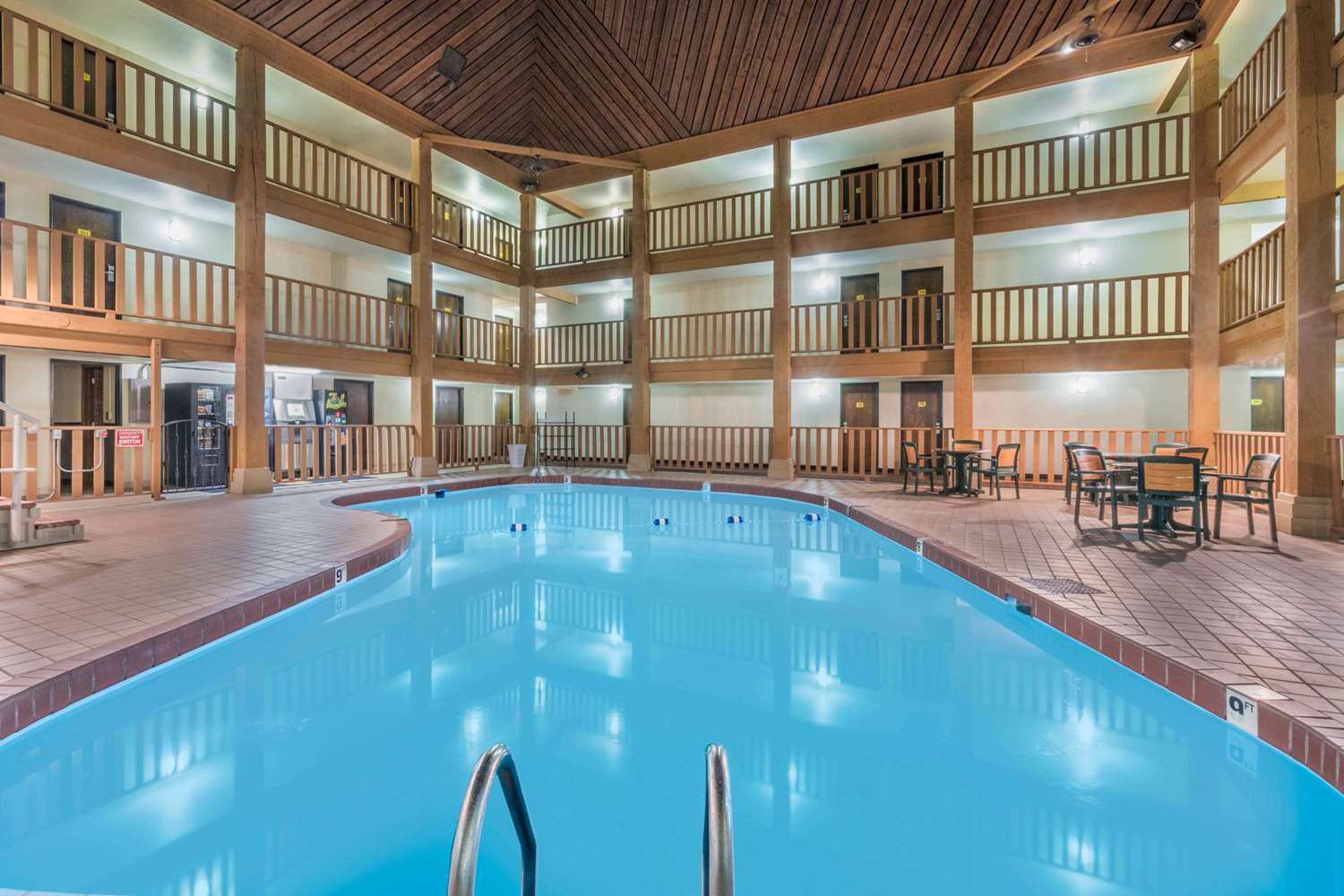 Fairbridge Inn And Suites 3/5