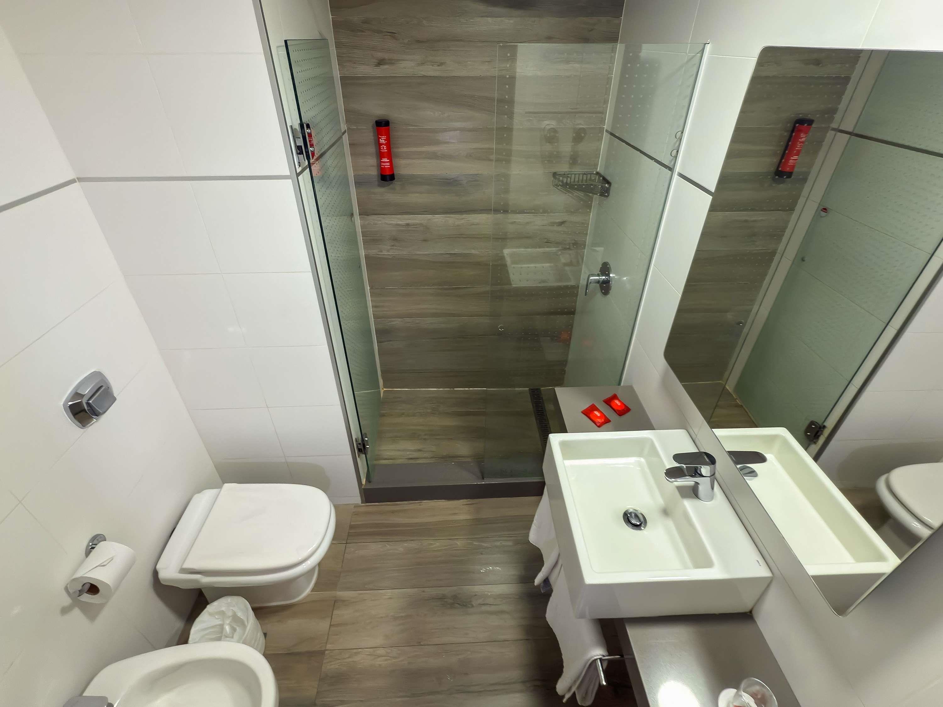 غرفة بسرير مزدوج، Hotel Ibis Montevideo 5/8