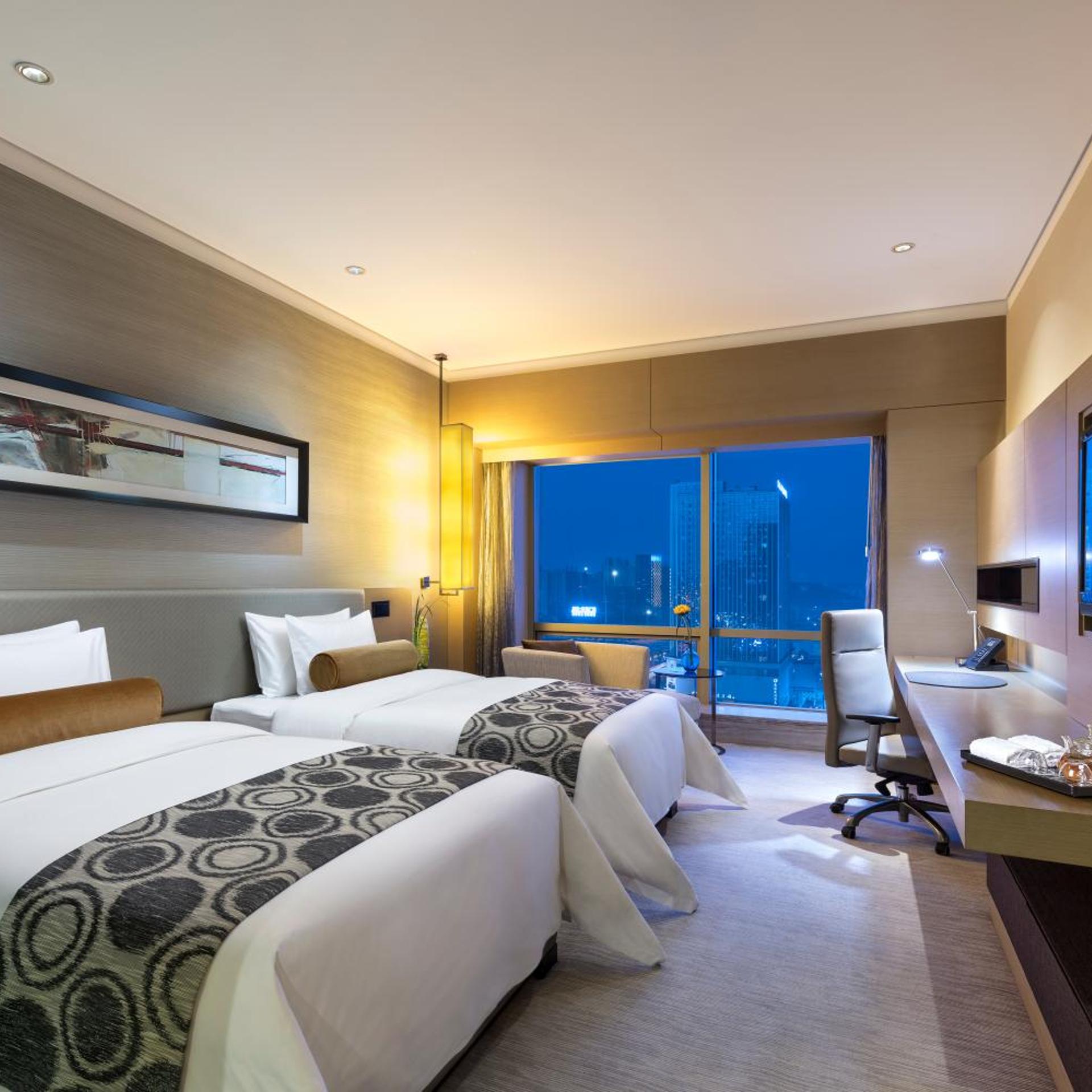 Longchamp Garden Hotel 19/35