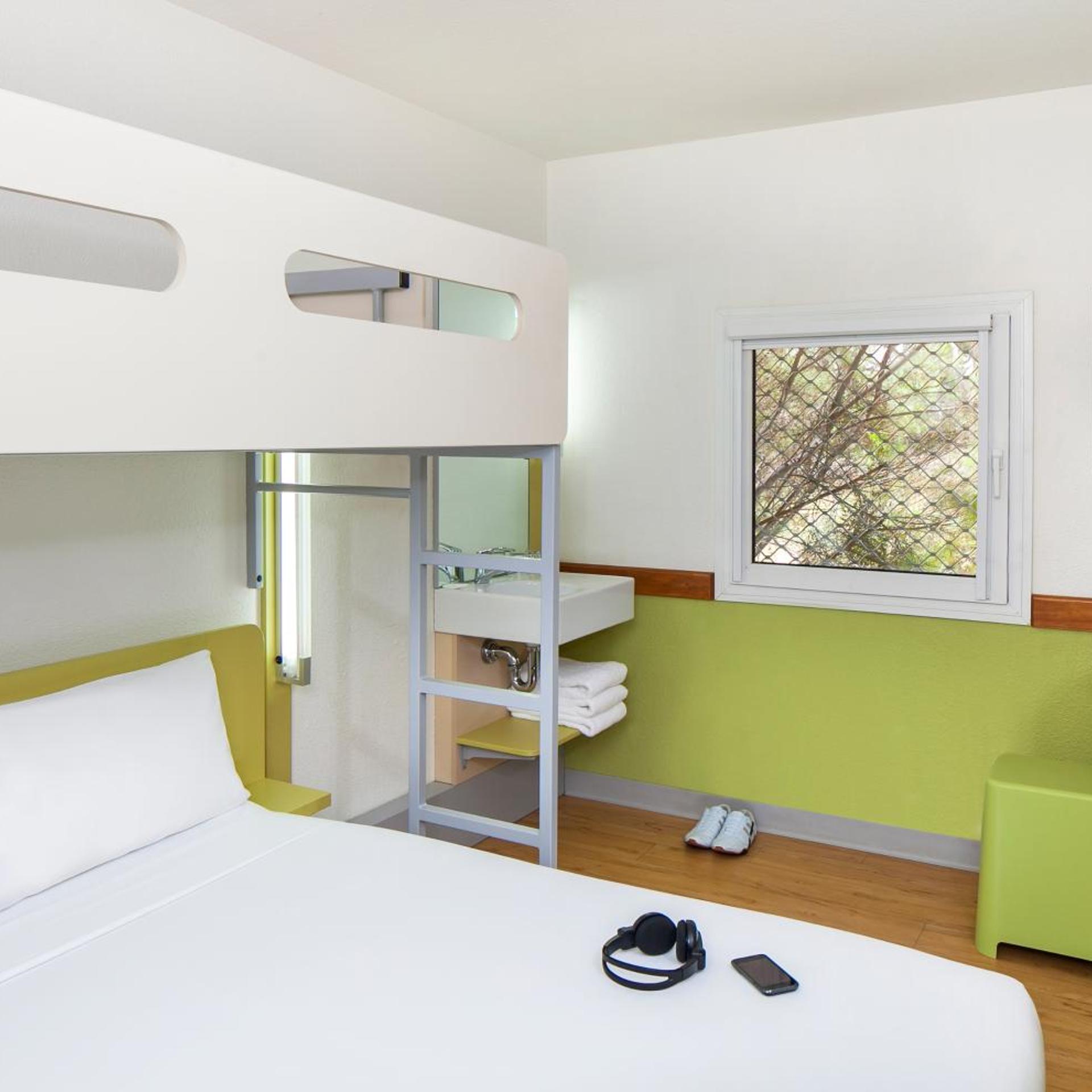 Standard, Single, Bunk Bed, Queen Bed، ibis budget Campbelltown 4/7
