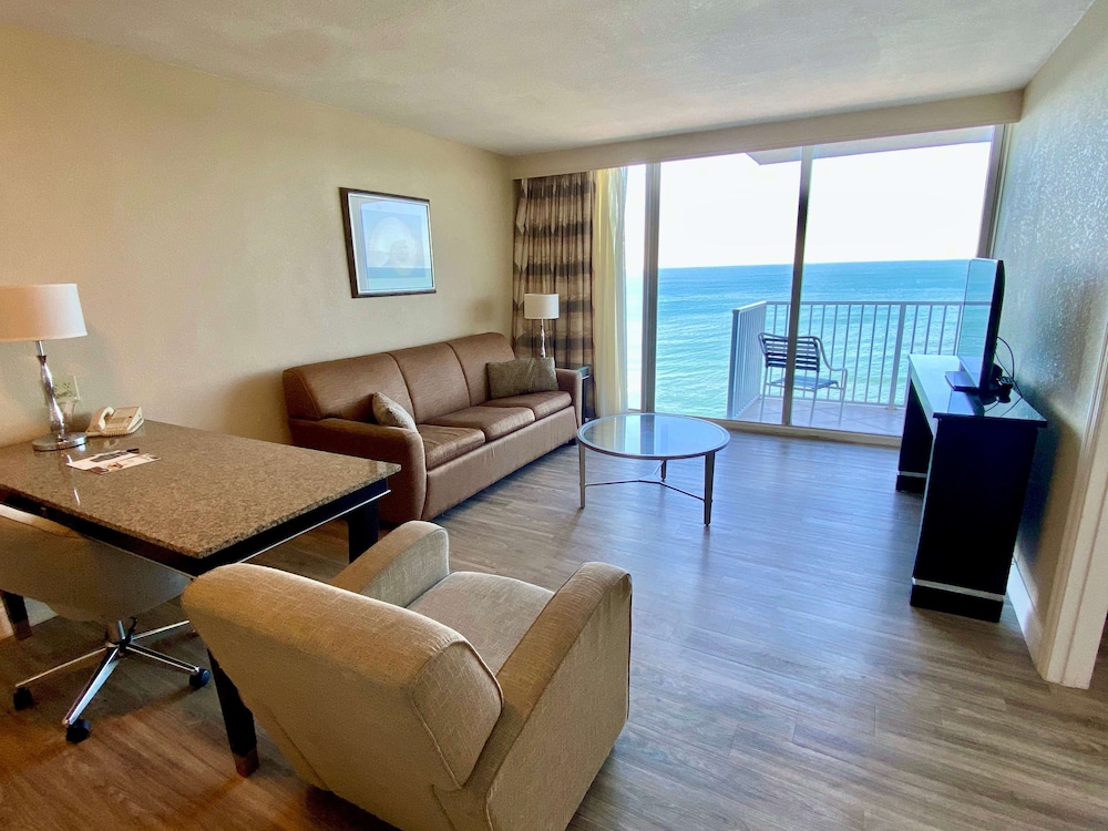 Radisson Suite Hotel Oceanfront 45/64