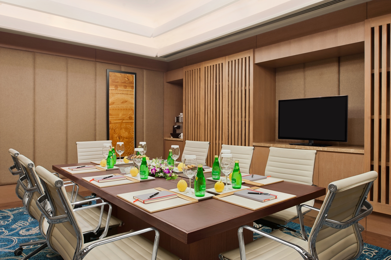 The Leela Ambience Convention Hotel Delhi 59/63