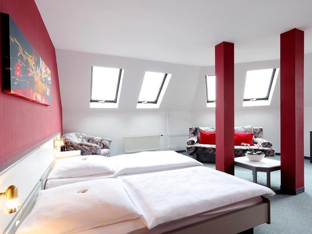 Room, Single