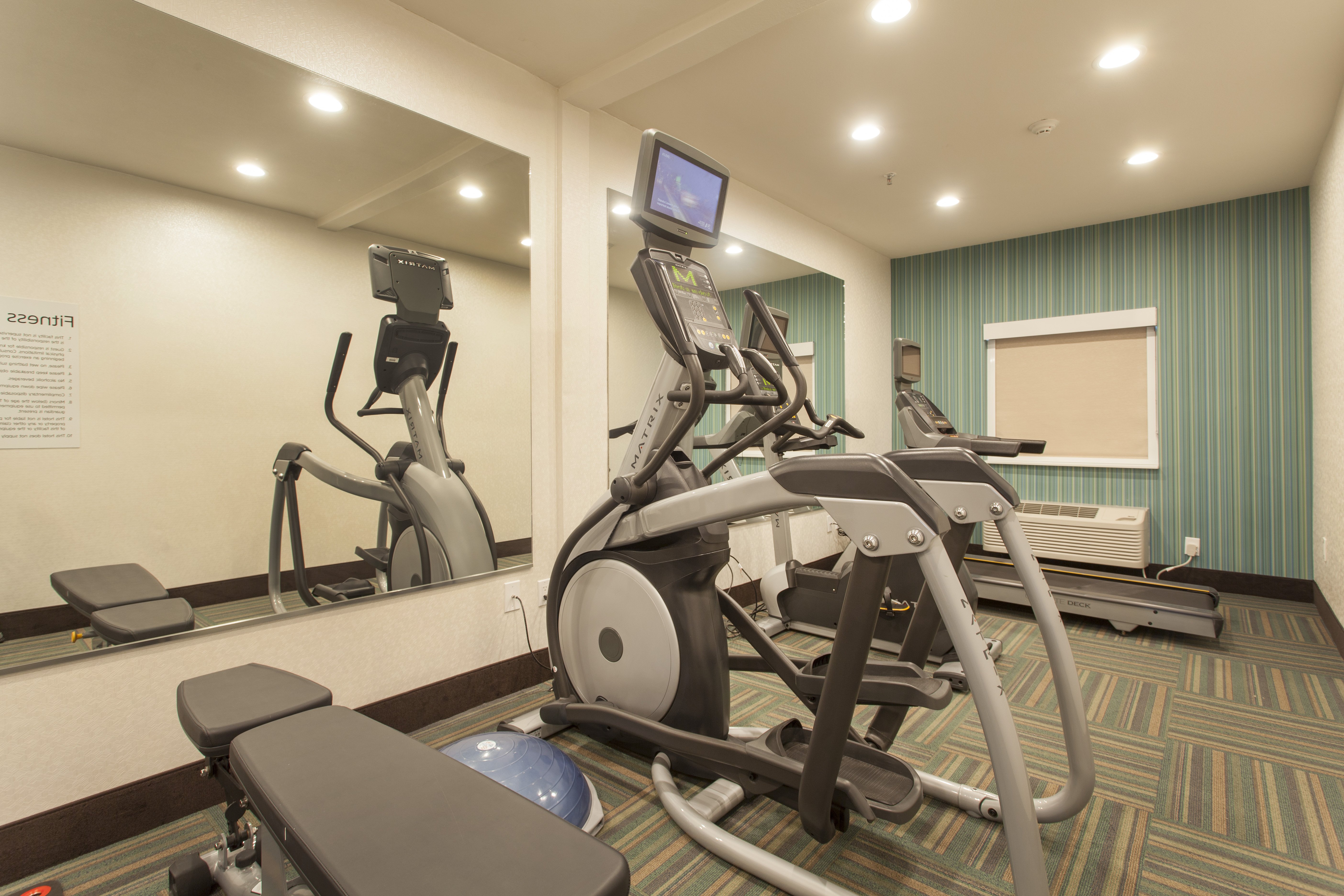 Holiday Inn Express Suites Santa Fe 14/22