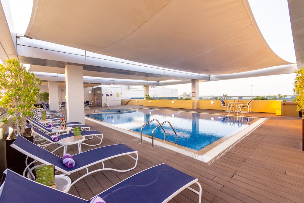 swimming pool spa