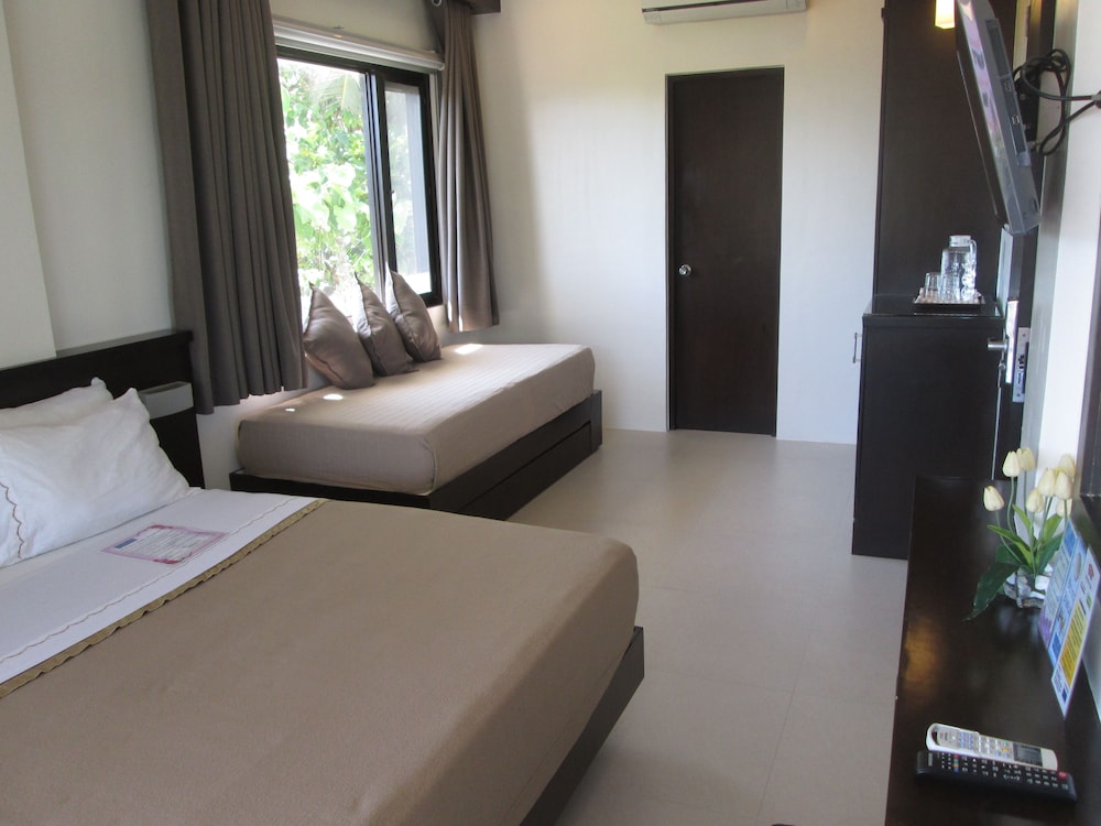 One Crescent Place Hotel 32/64