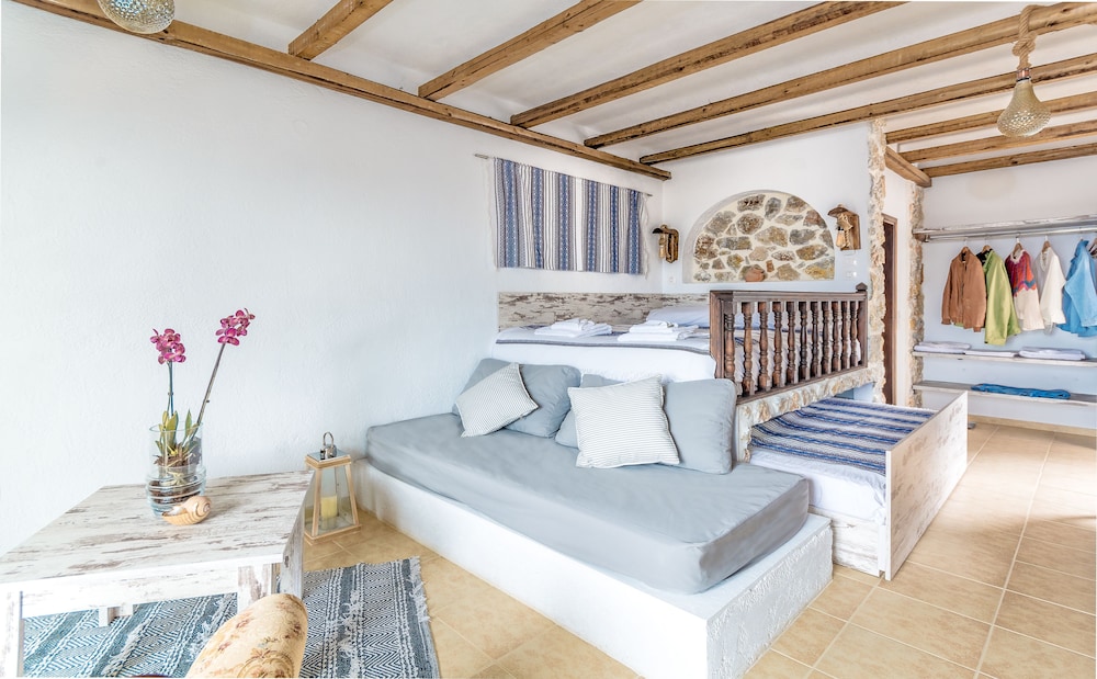 Limeri Traditional Guest House 17/50
