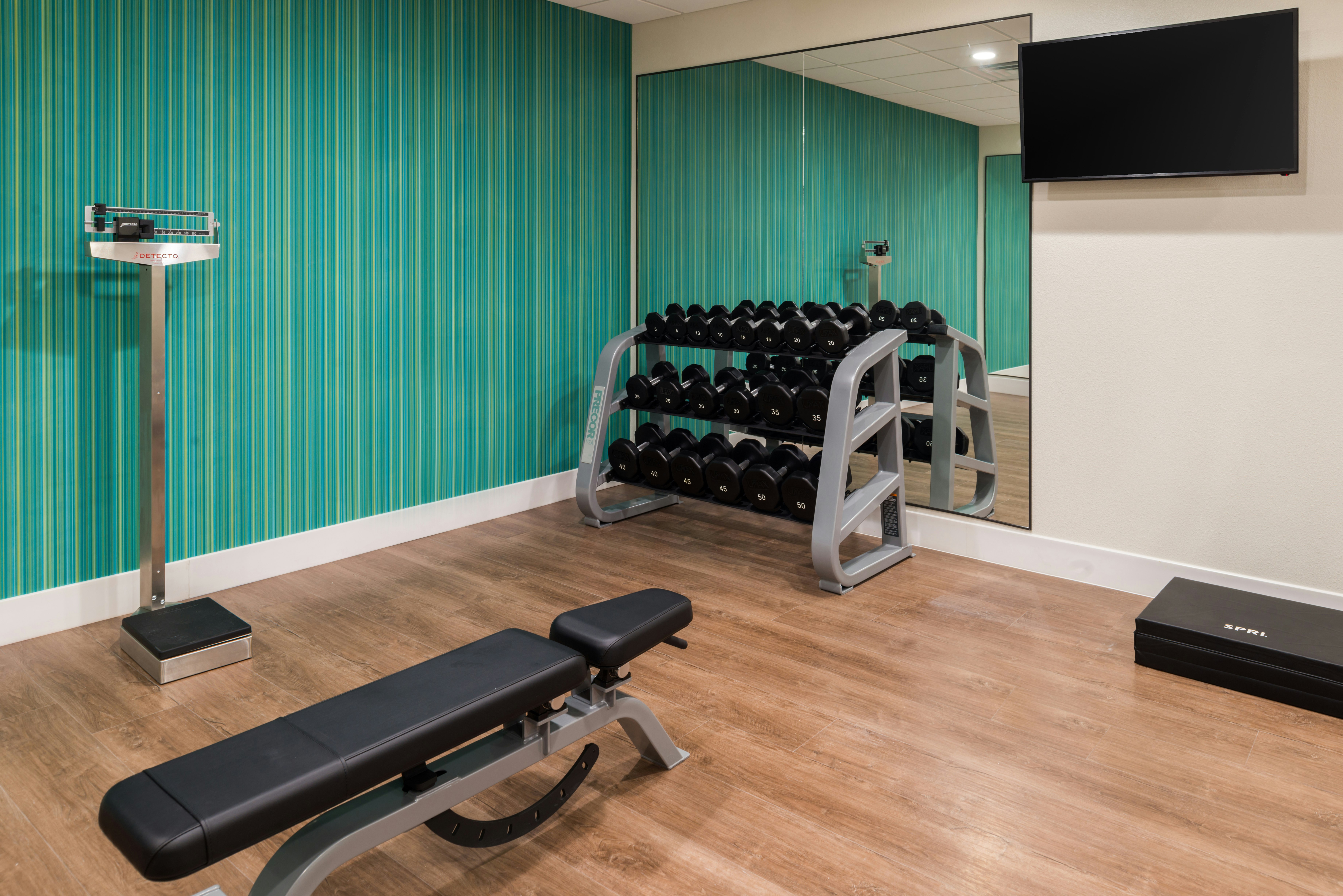 Holiday Inn Express & Suites Fort Worth West 32/45