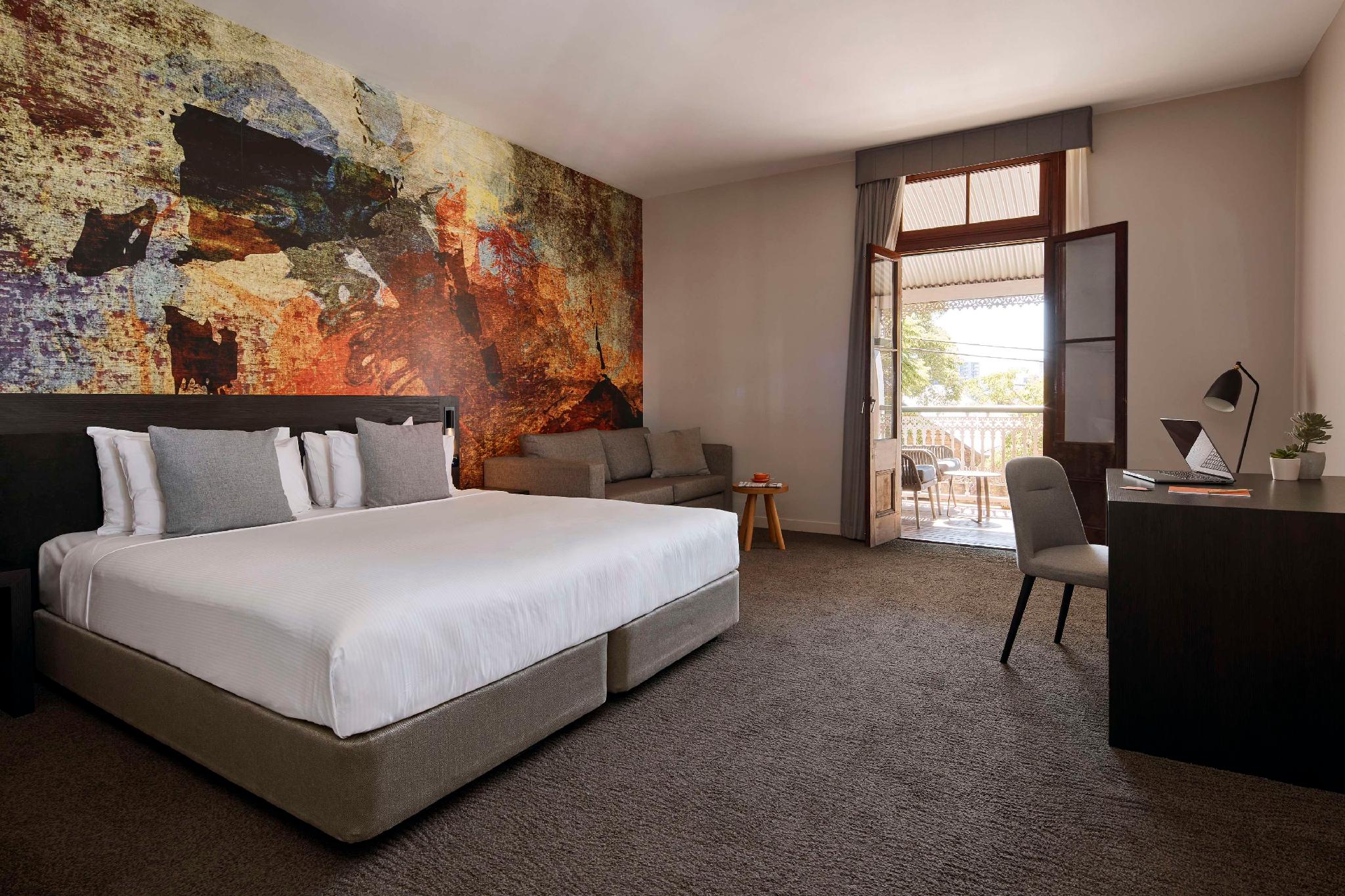 ROOM, KING BED, TERRACE