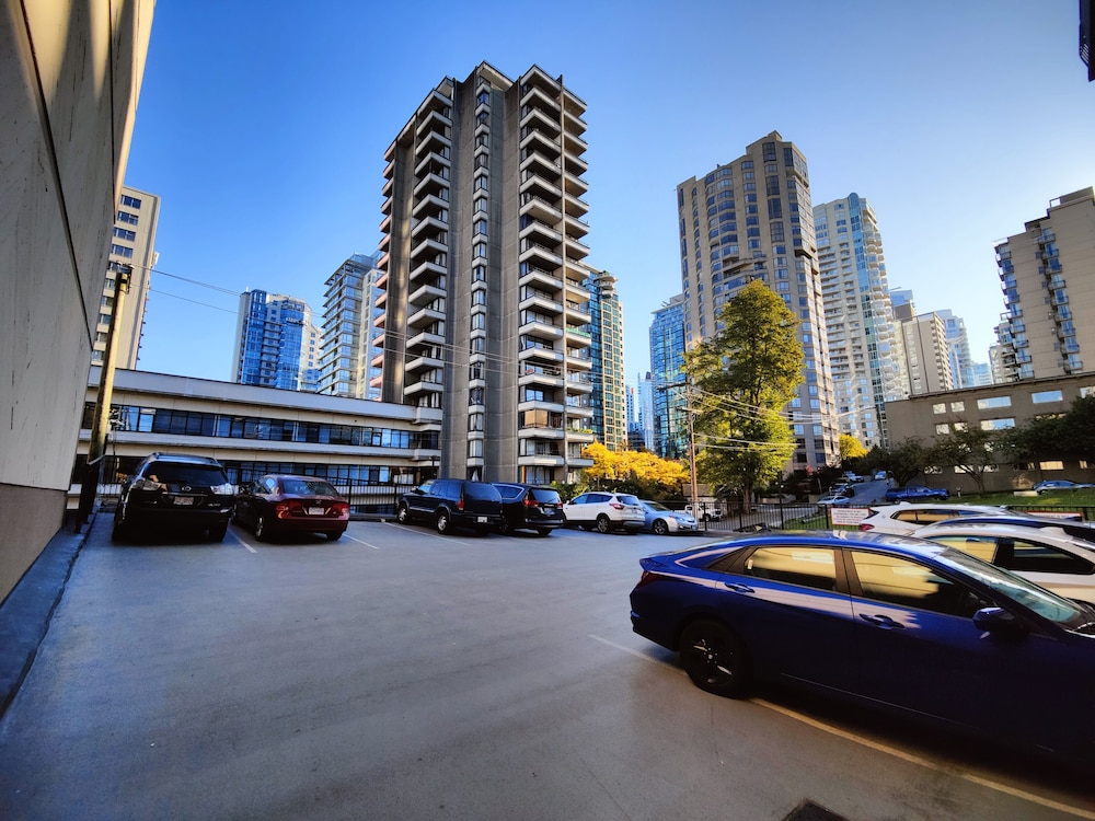 Divya Sutra Suites on Robson Downtown Vancouver 38/42