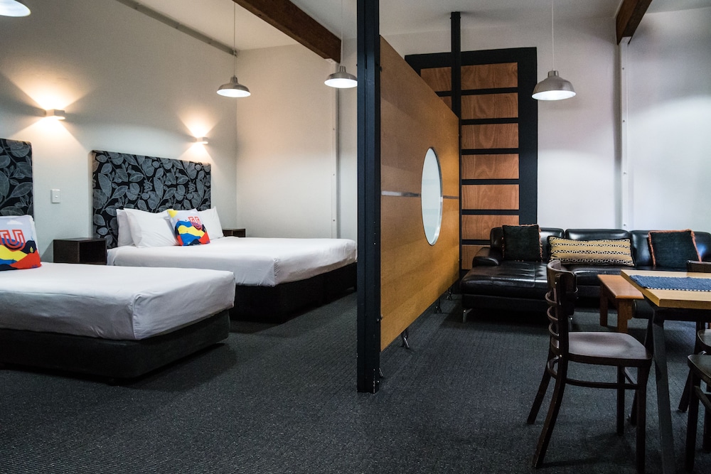 U Boutique Hotel Wellington, SureStay Collection by BW 3/68