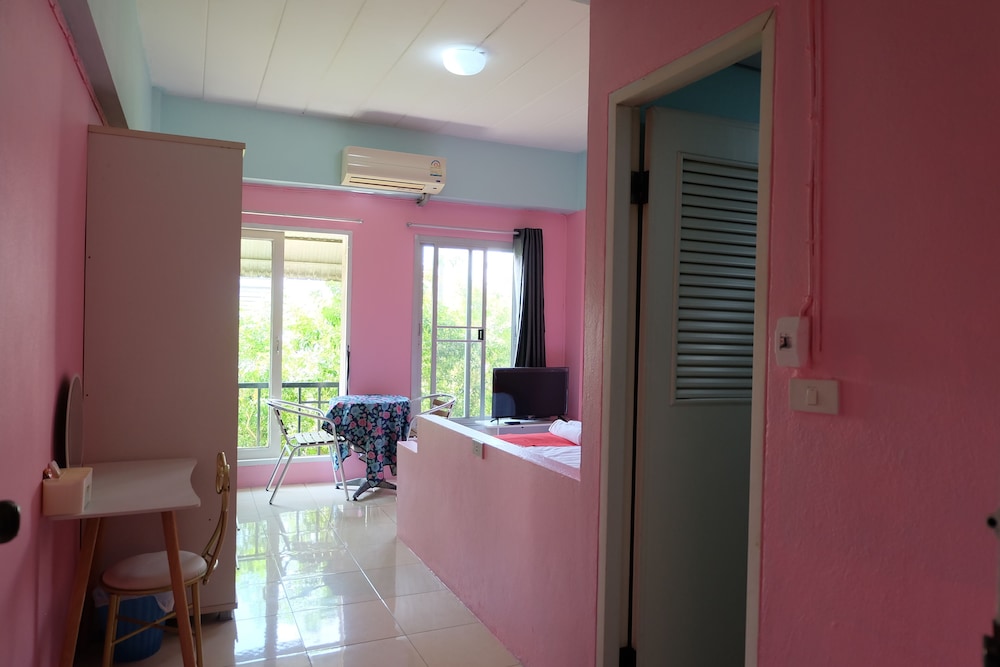 OYO 75429 101 Place Navanakorn 29/43