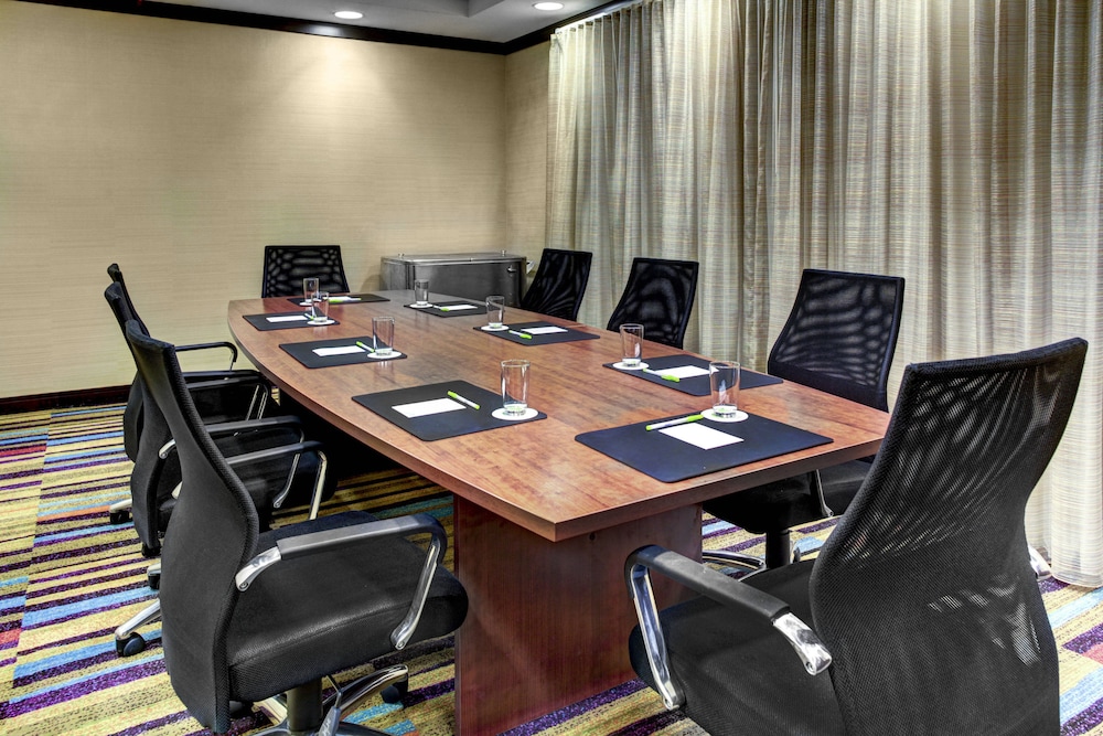 Fairfield Inn And Suites Anniston Oxford 35/39